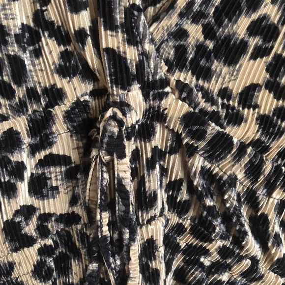 🔴 zara leopard print going out top - Picture 4 of 4